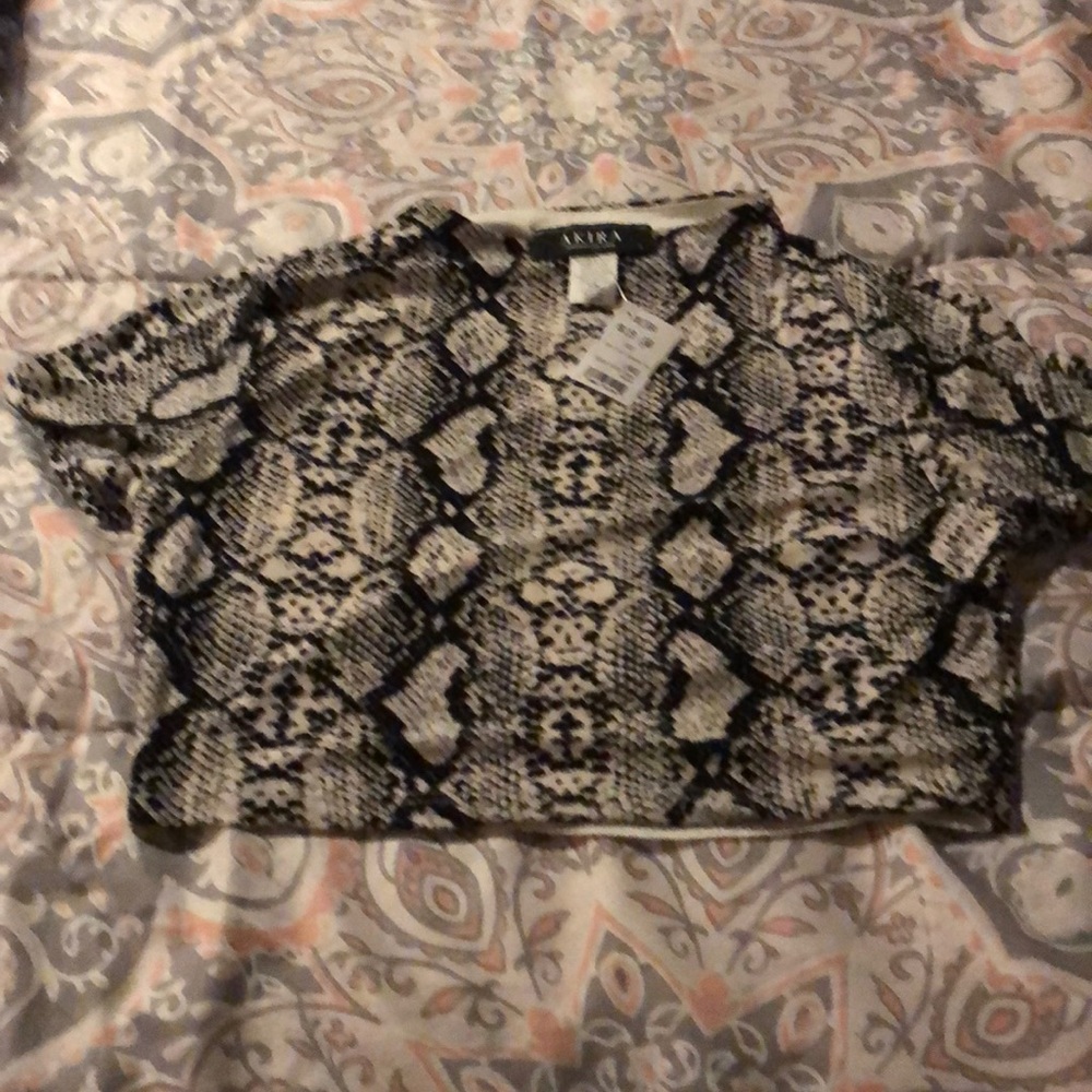 Crop top - Picture 2 of 3